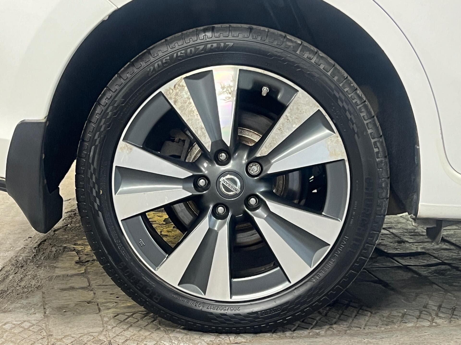 2015 Nissan Pulsar - Image 12