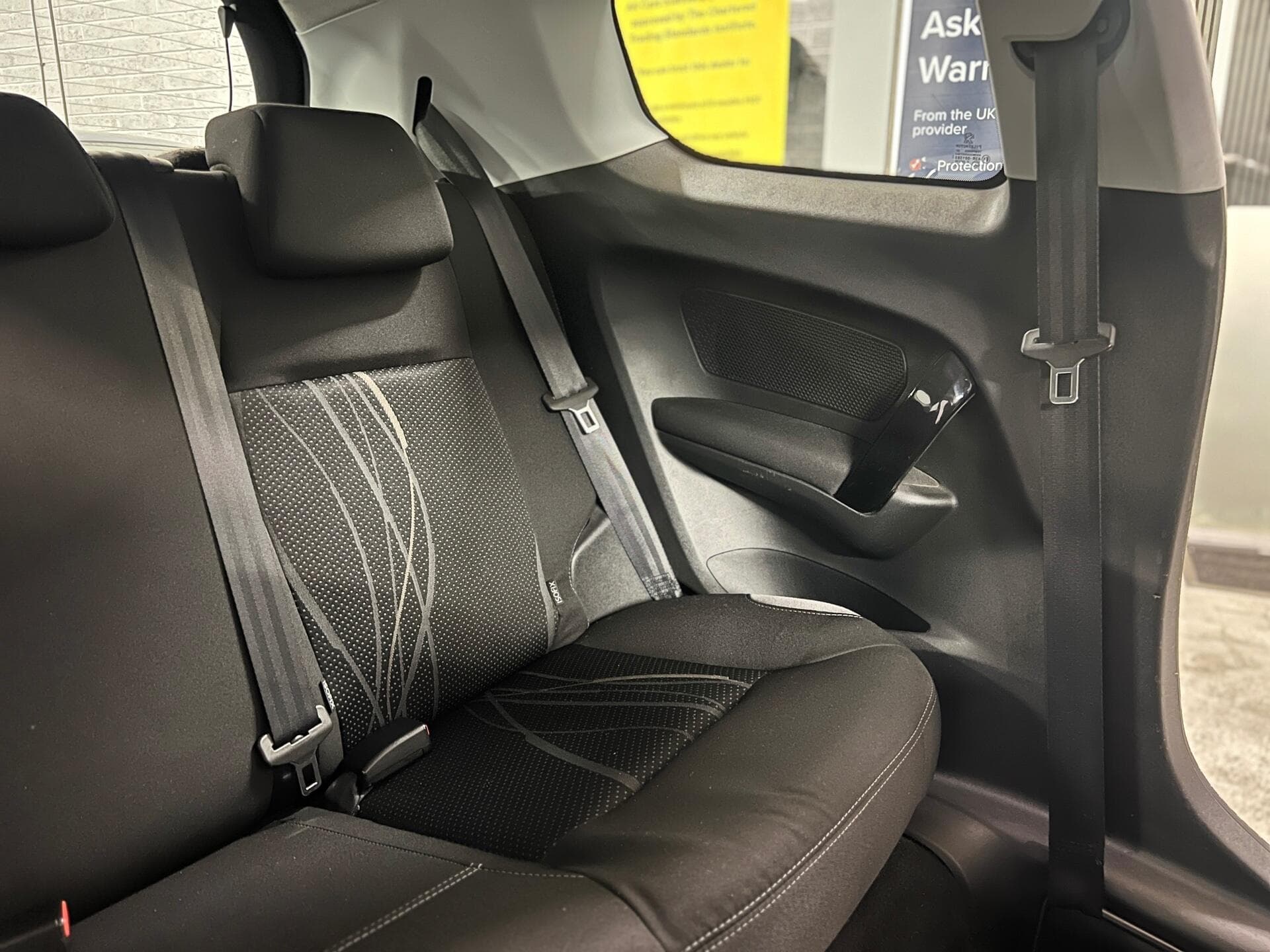 2013 Peugeot 208 - Image 38
