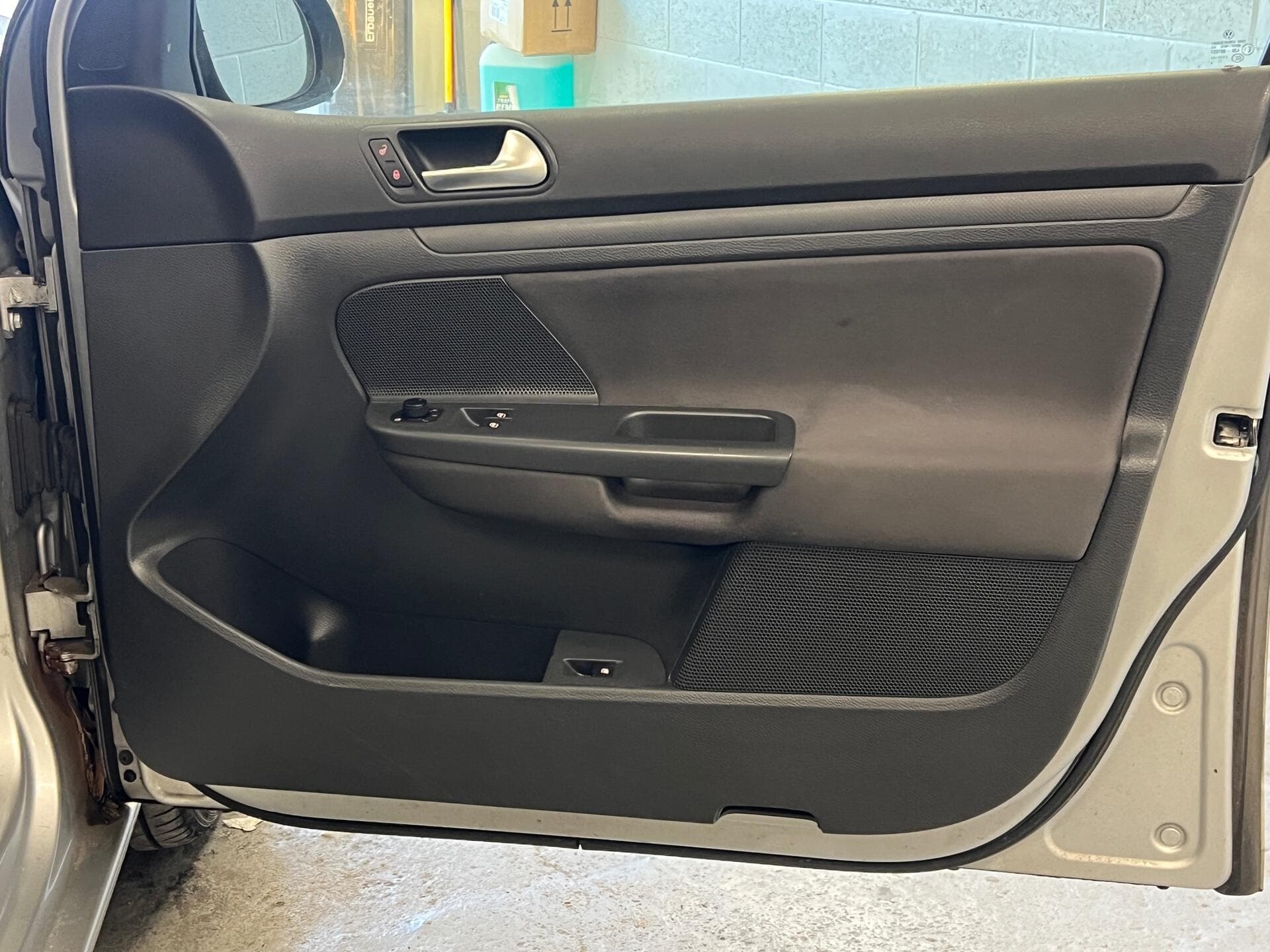 2008 Volkswagen Golf - Image 19