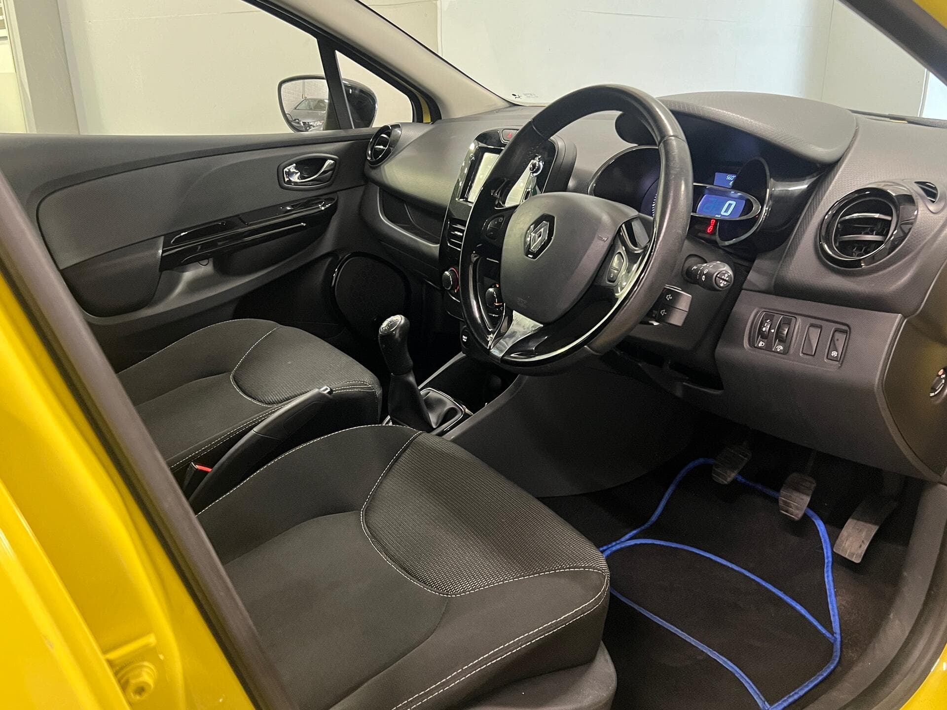 2013 Renault Clio - Image 23