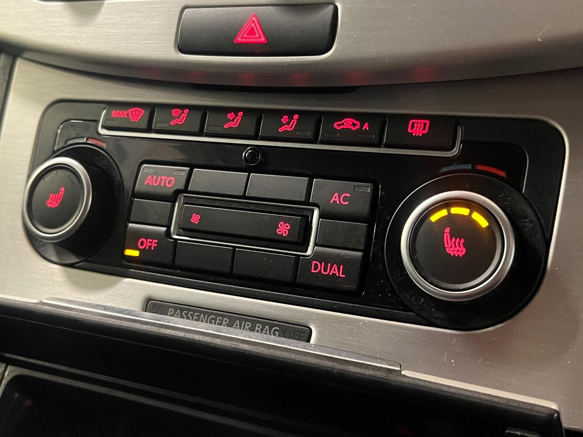 2012 Volkswagen CC - Image 36