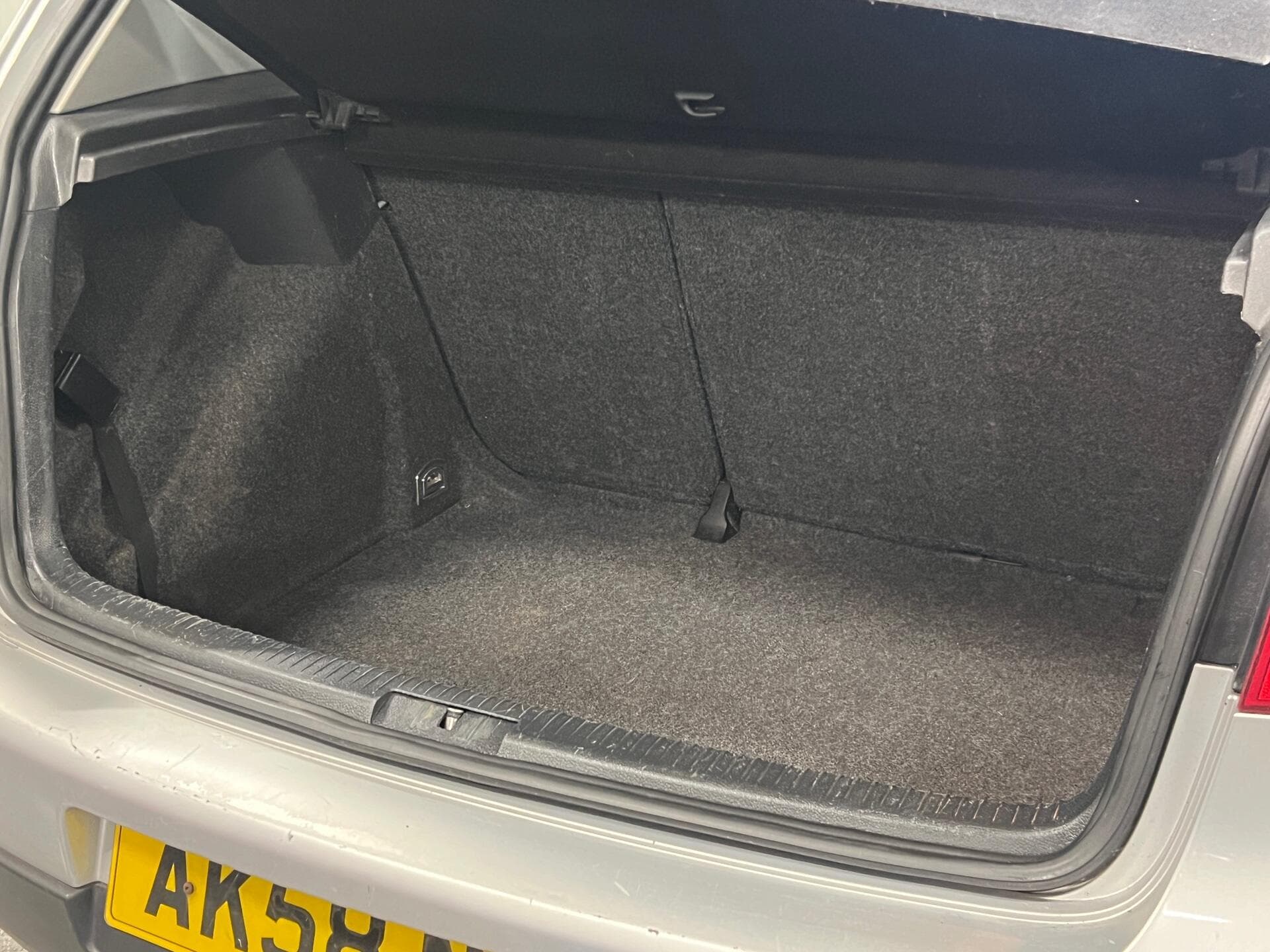 2008 Volkswagen Golf - Image 38