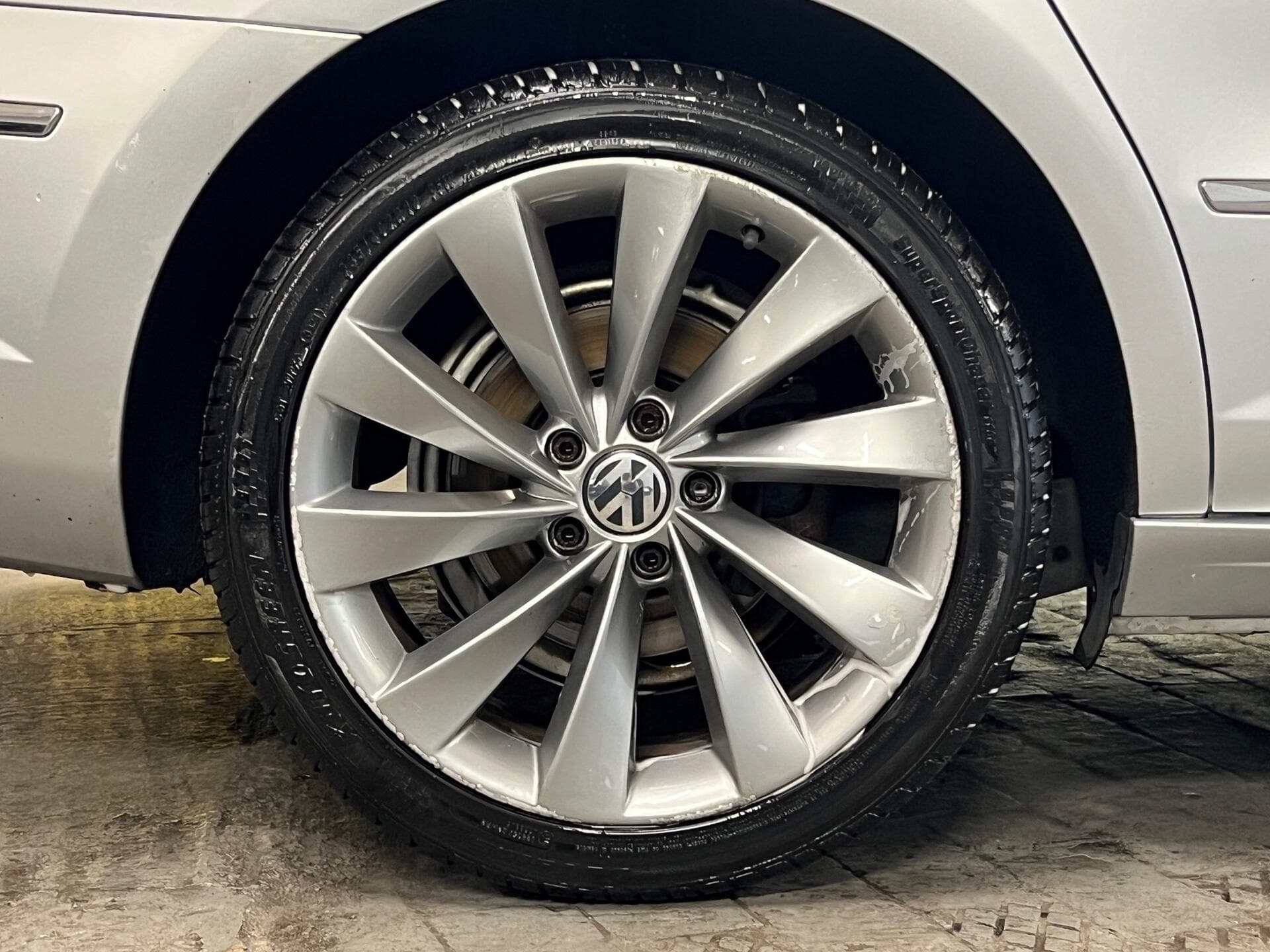 2012 Volkswagen CC - Image 19