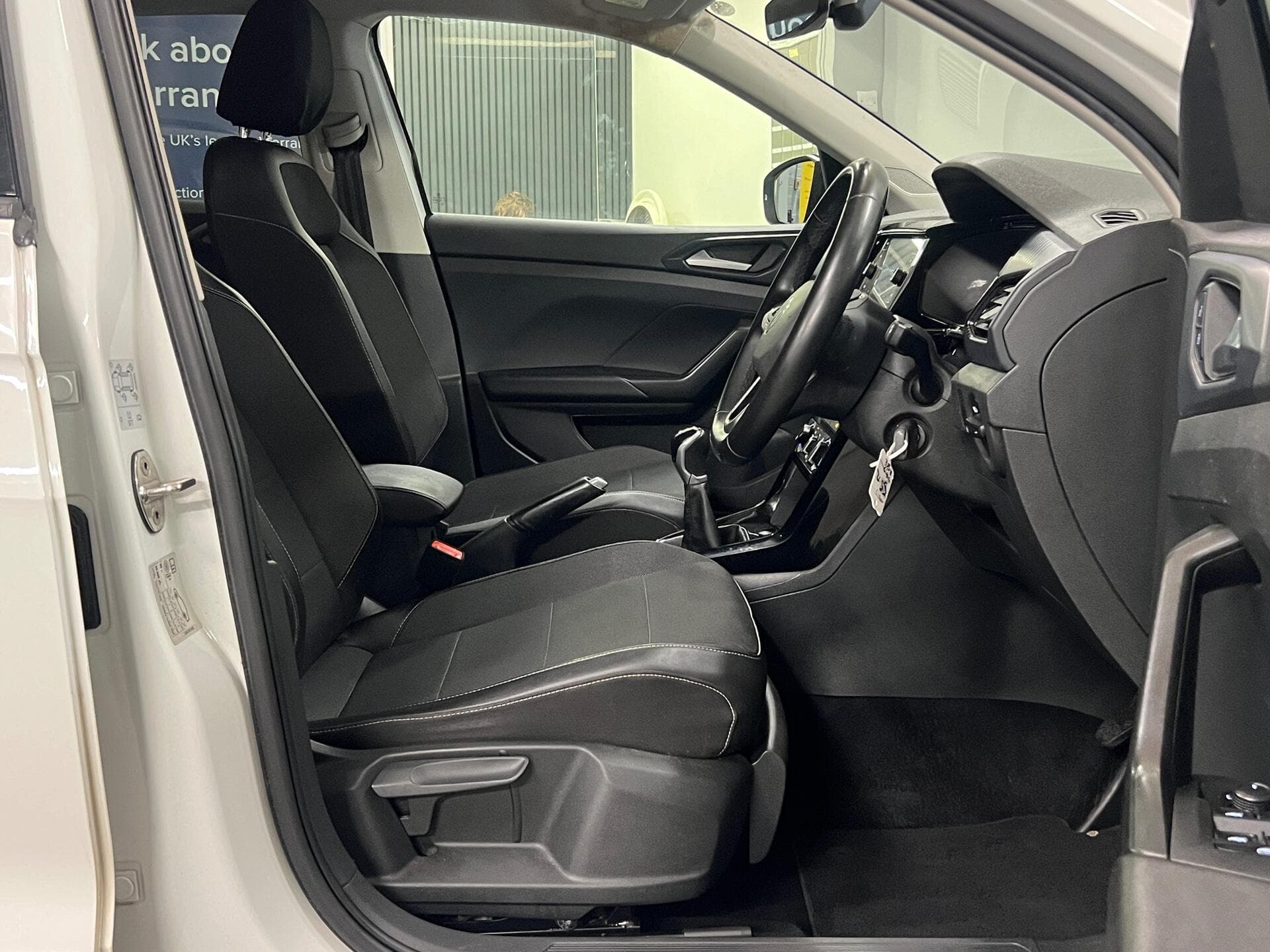2022 Volkswagen T-Cross - Image 30