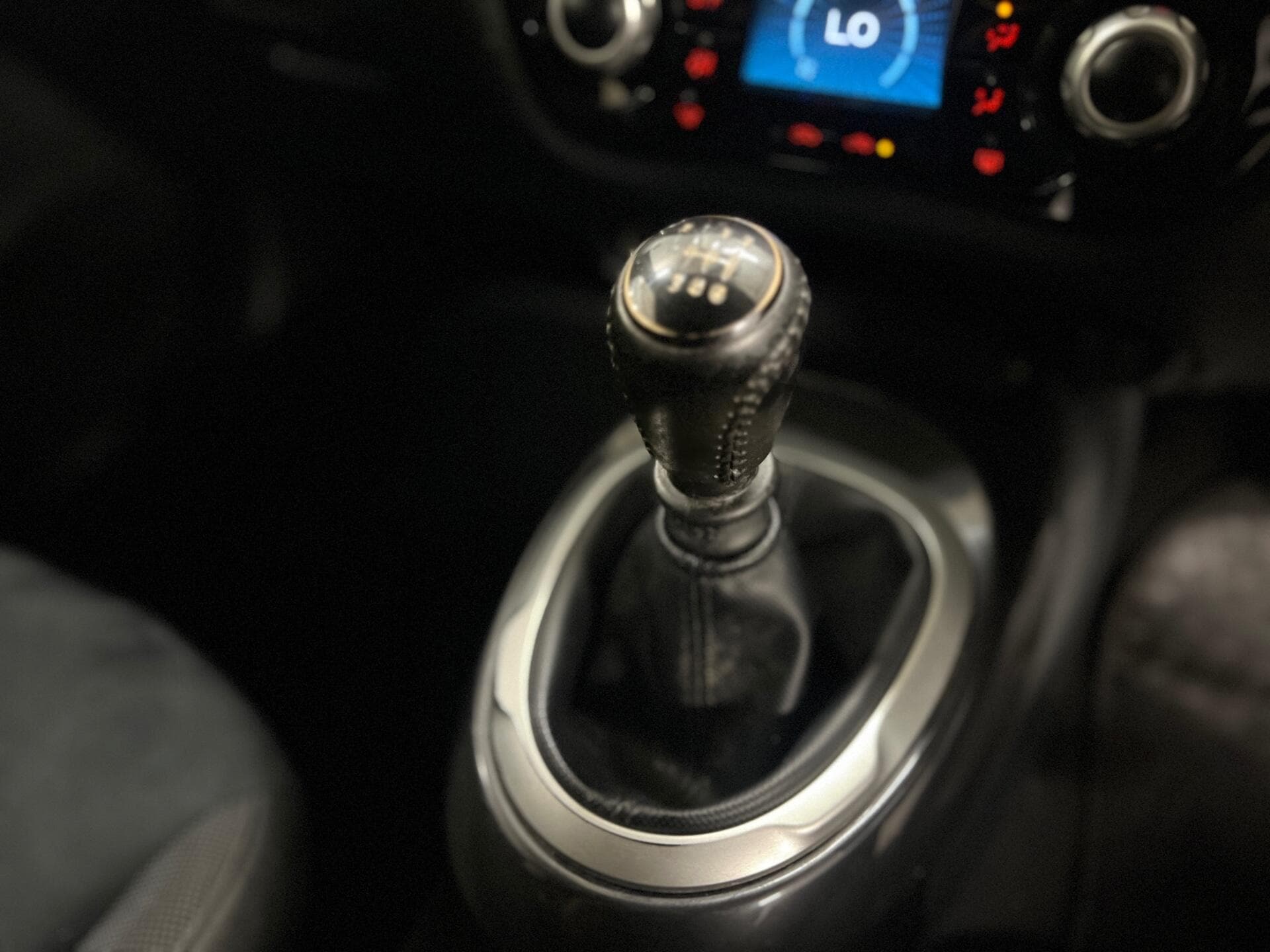 2017 Nissan Juke - Image 40