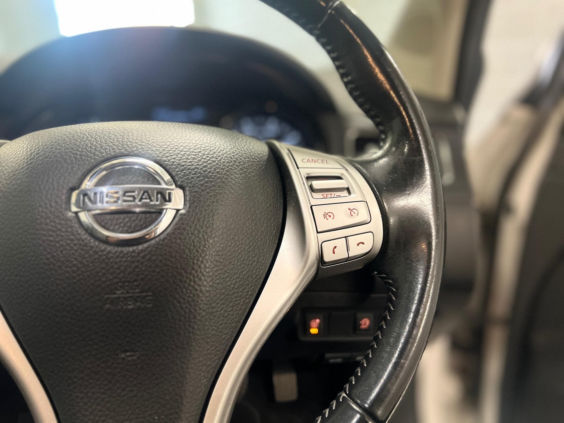 2015 Nissan Pulsar - Image 24