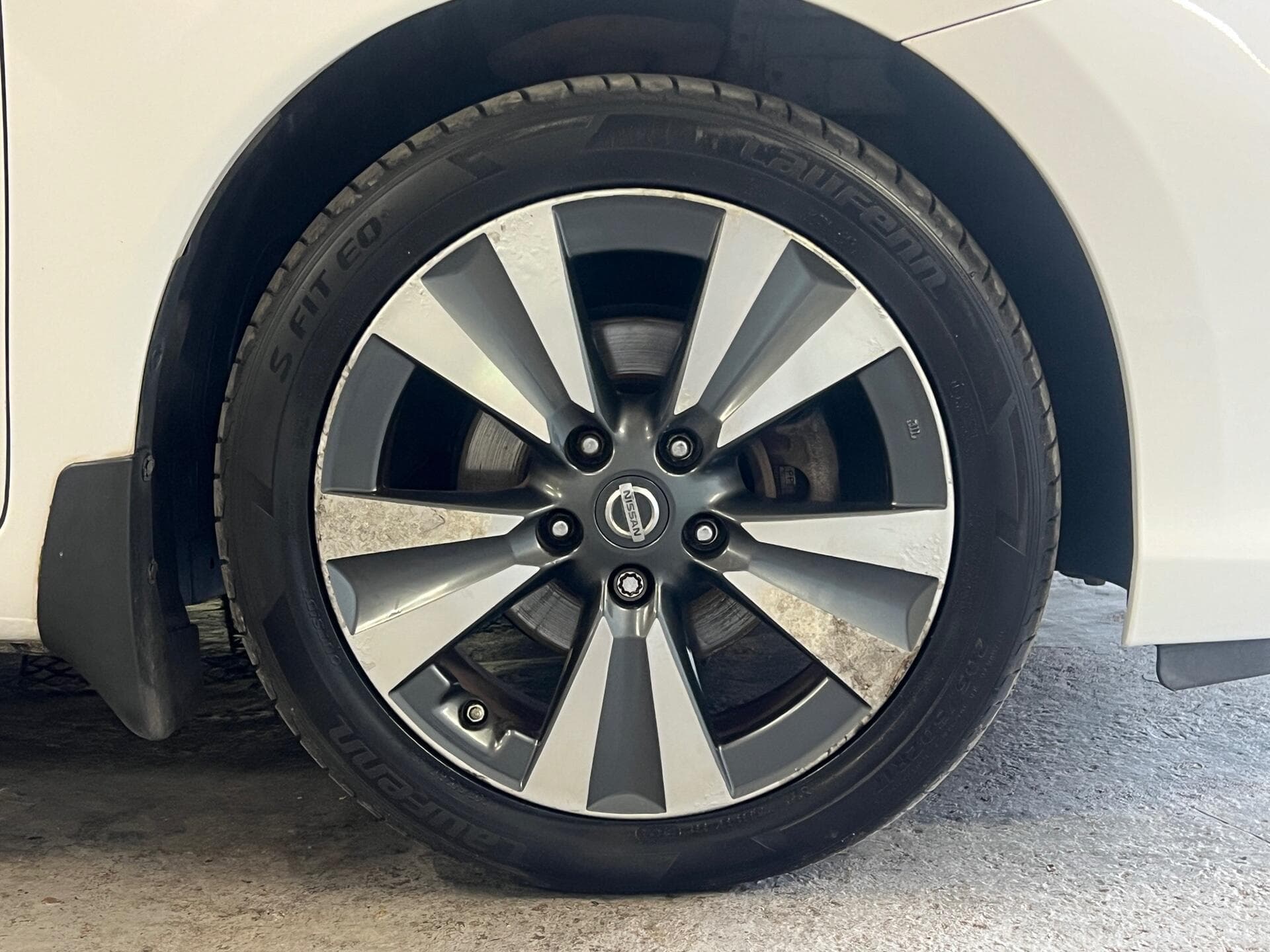 2015 Nissan Pulsar - Image 15