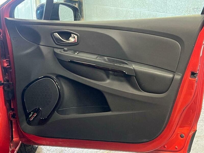 2016 Renault Clio - Image 27