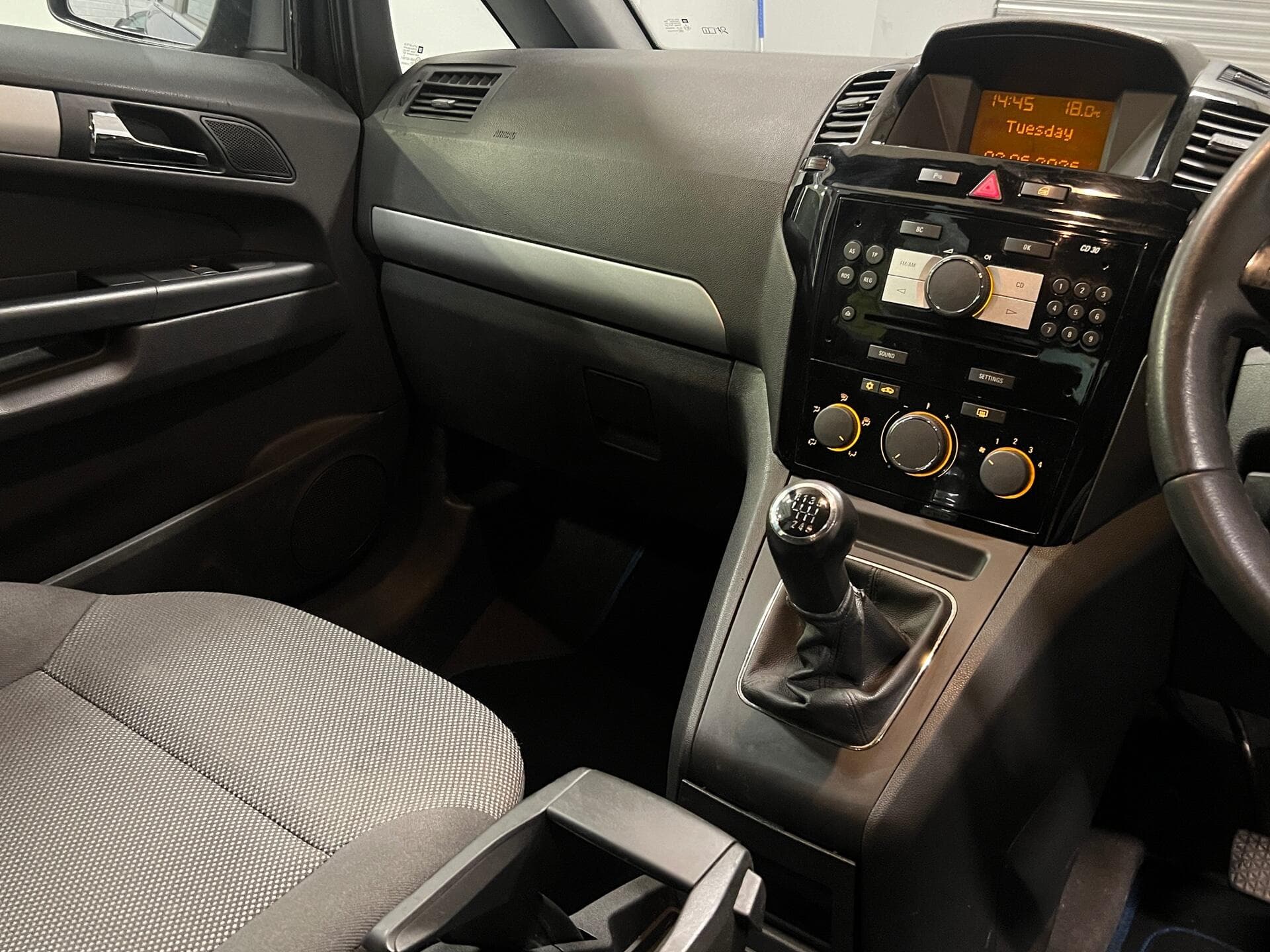 2011 Vauxhall Zafira - Image 27