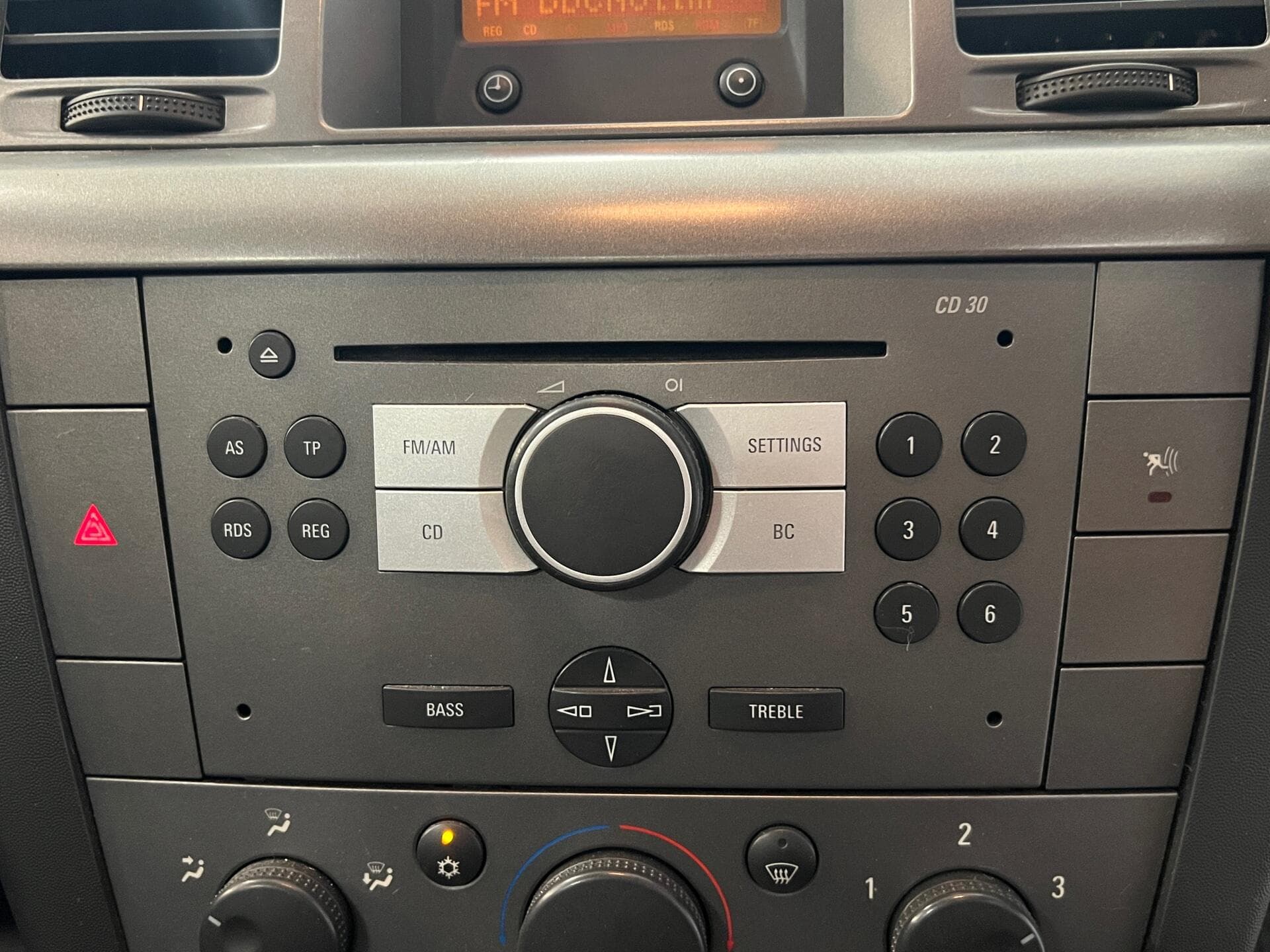 2007 Vauxhall Vectra - Image 25