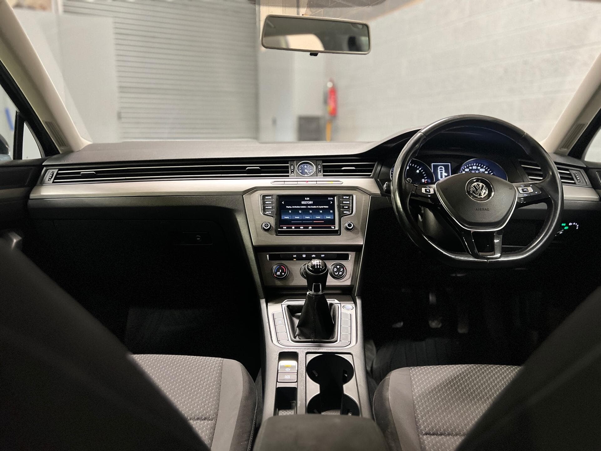 2015 Volkswagen Passat - Image 44