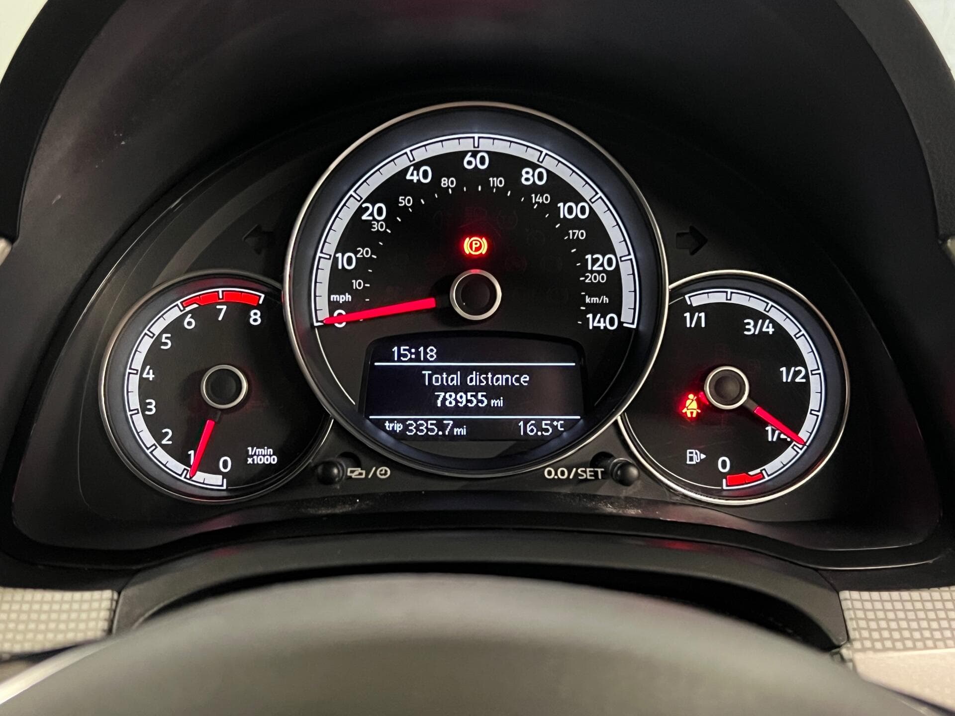 2017 Volkswagen up! - Image 28