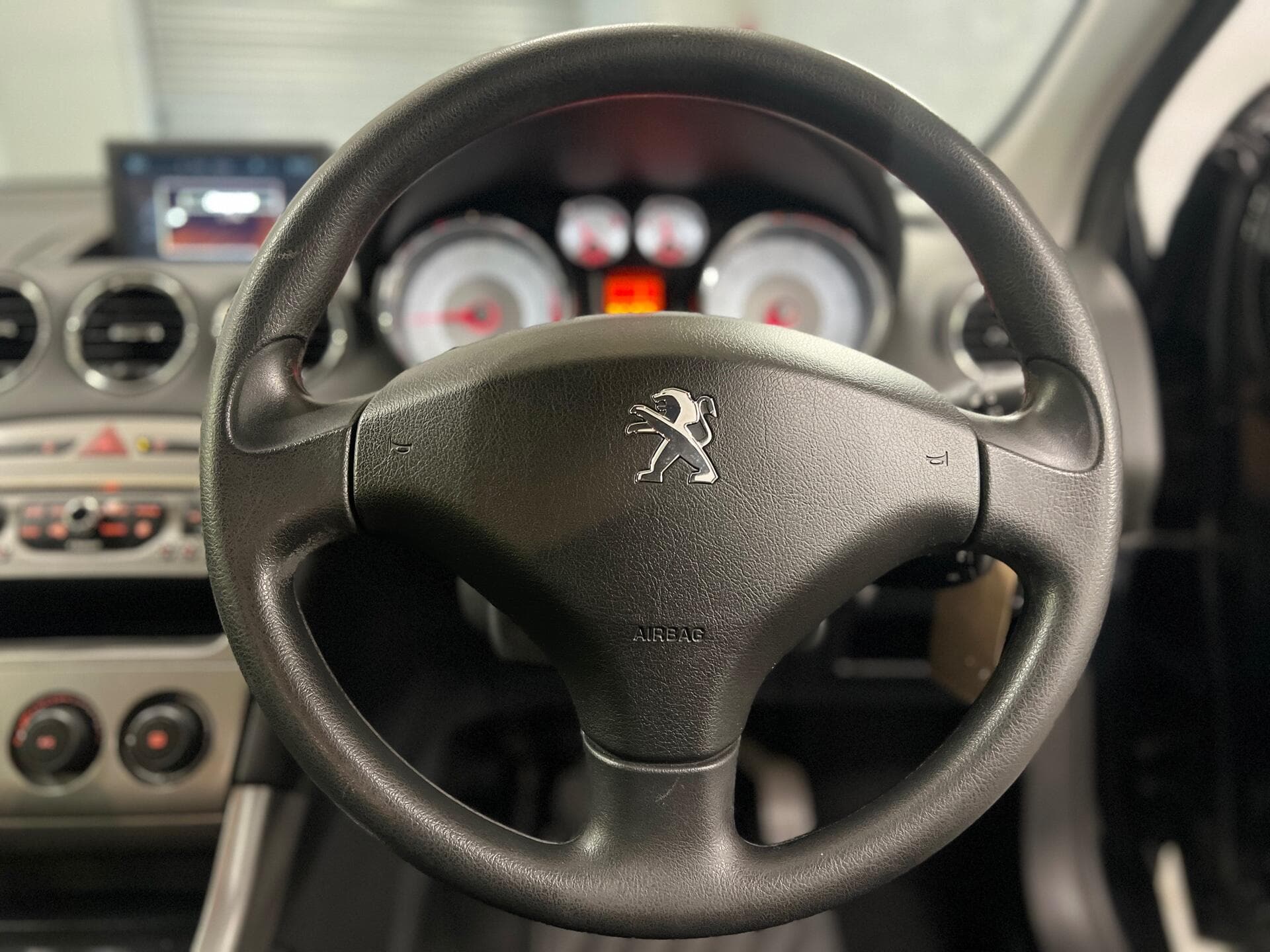 2012 Peugeot 308 - Image 18