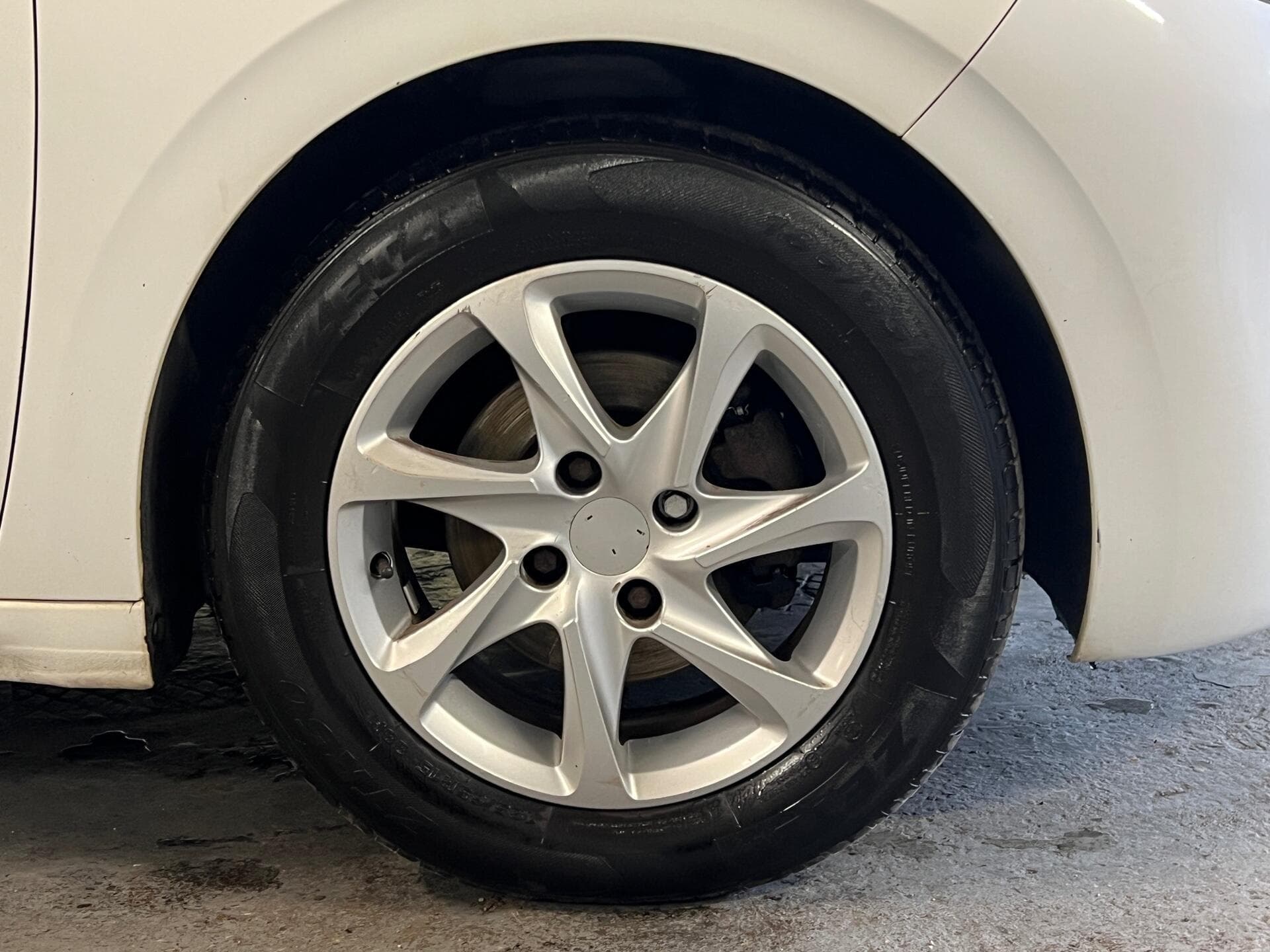 2013 Peugeot 208 - Image 19