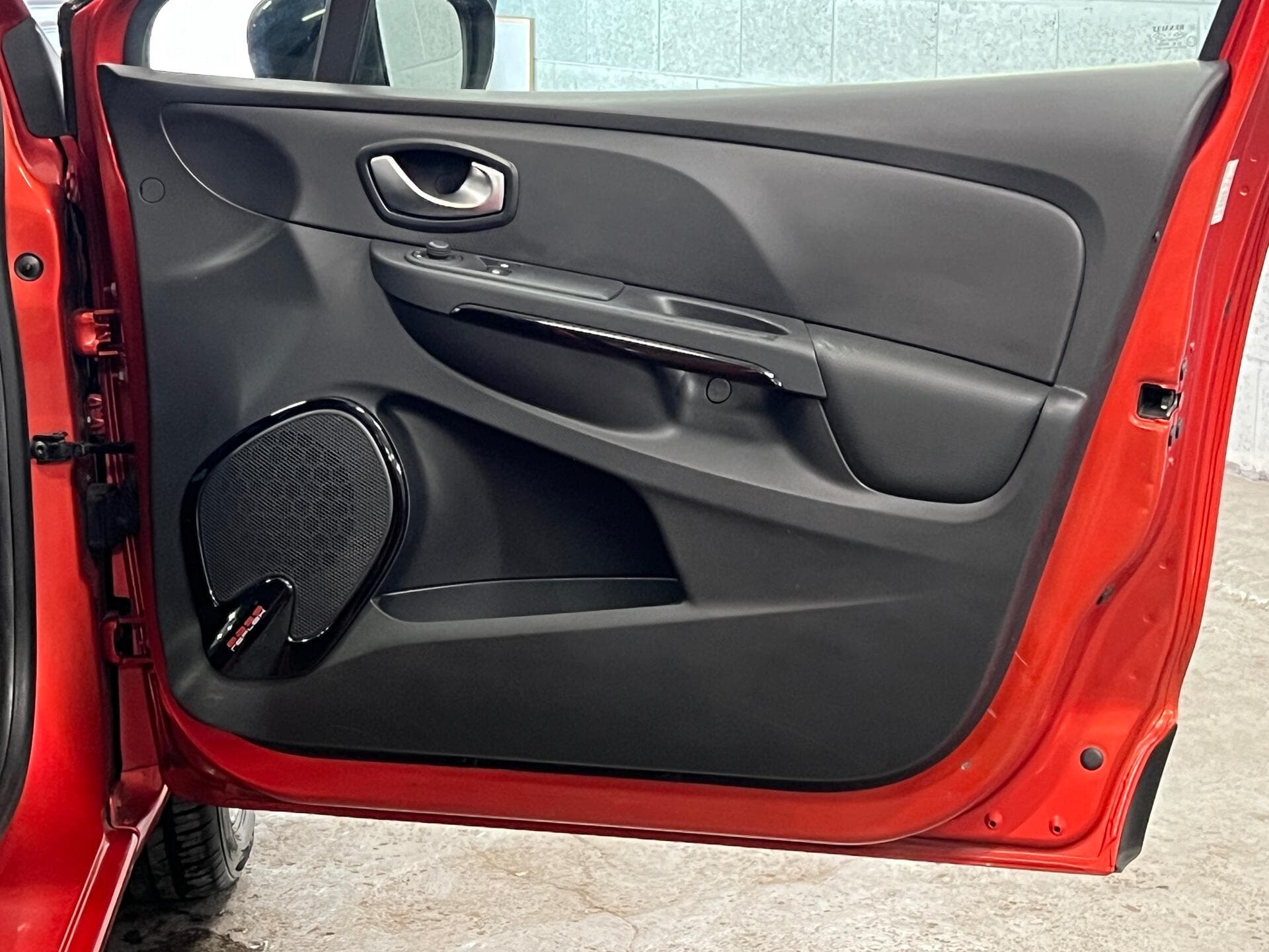 2015 Renault Clio - Image 22