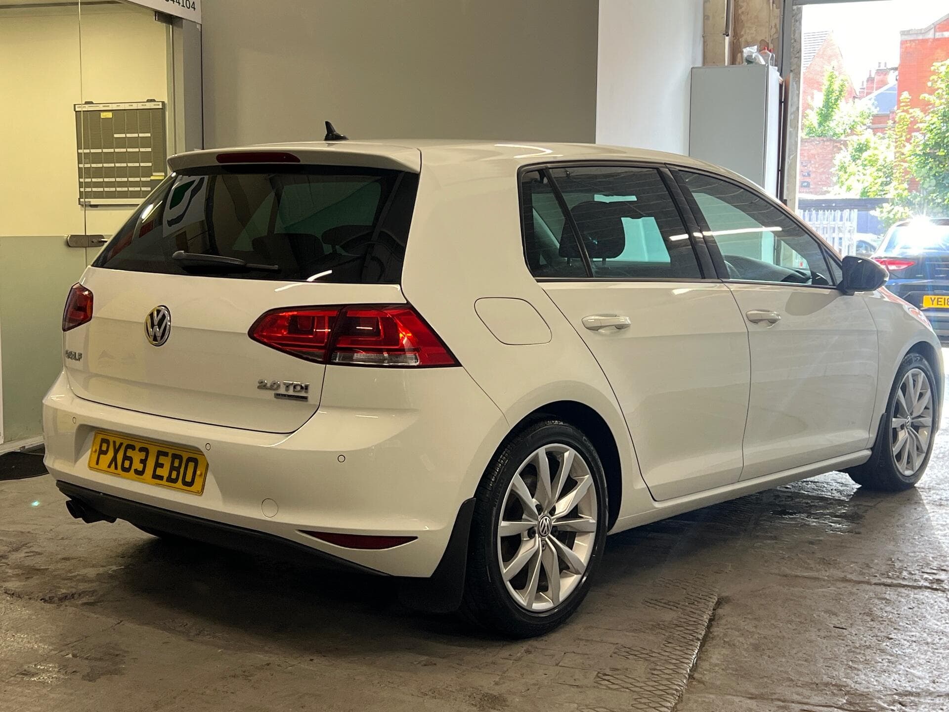2013 Volkswagen Golf - Image 12