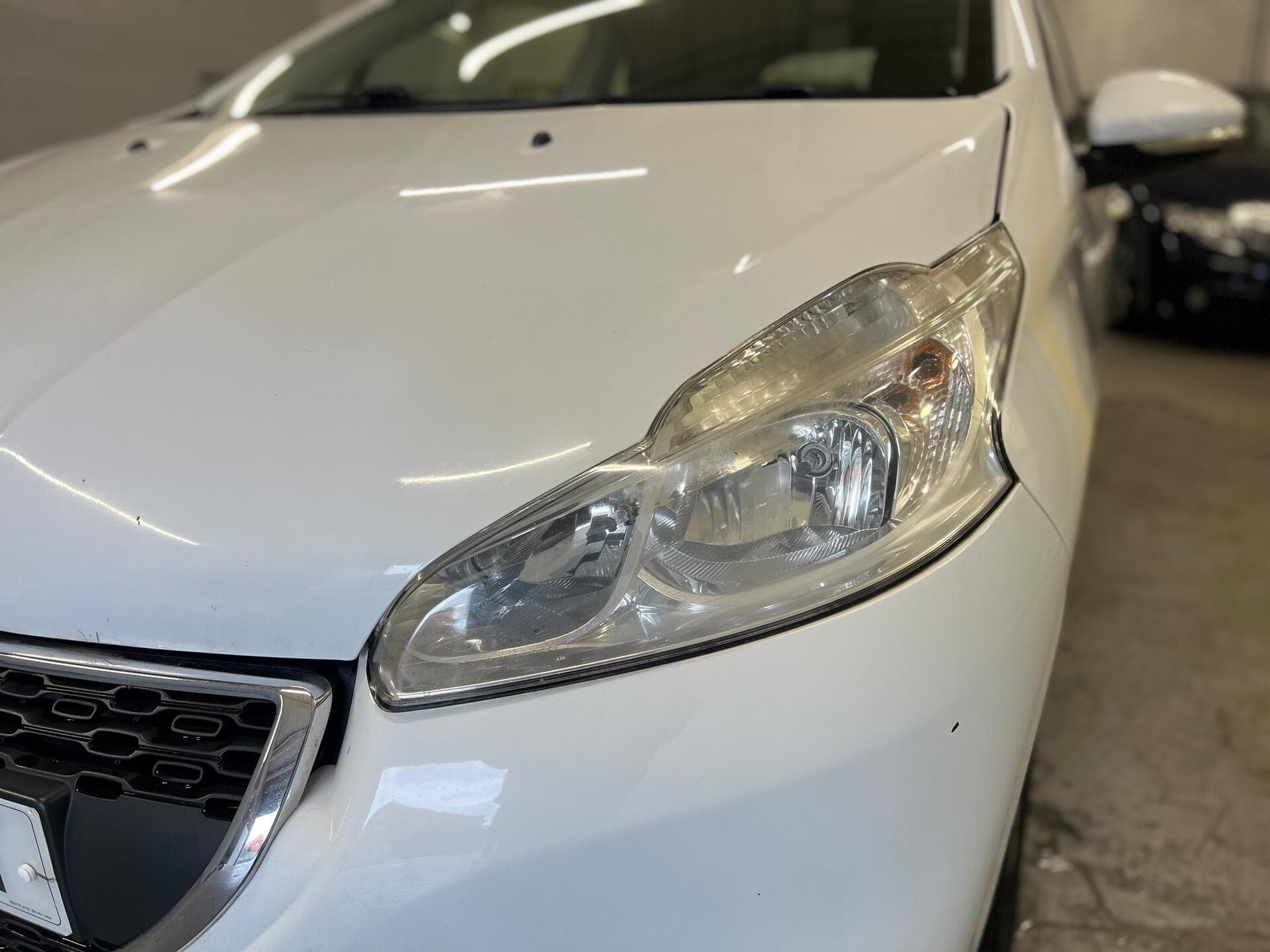 2013 Peugeot 208 - Image 13