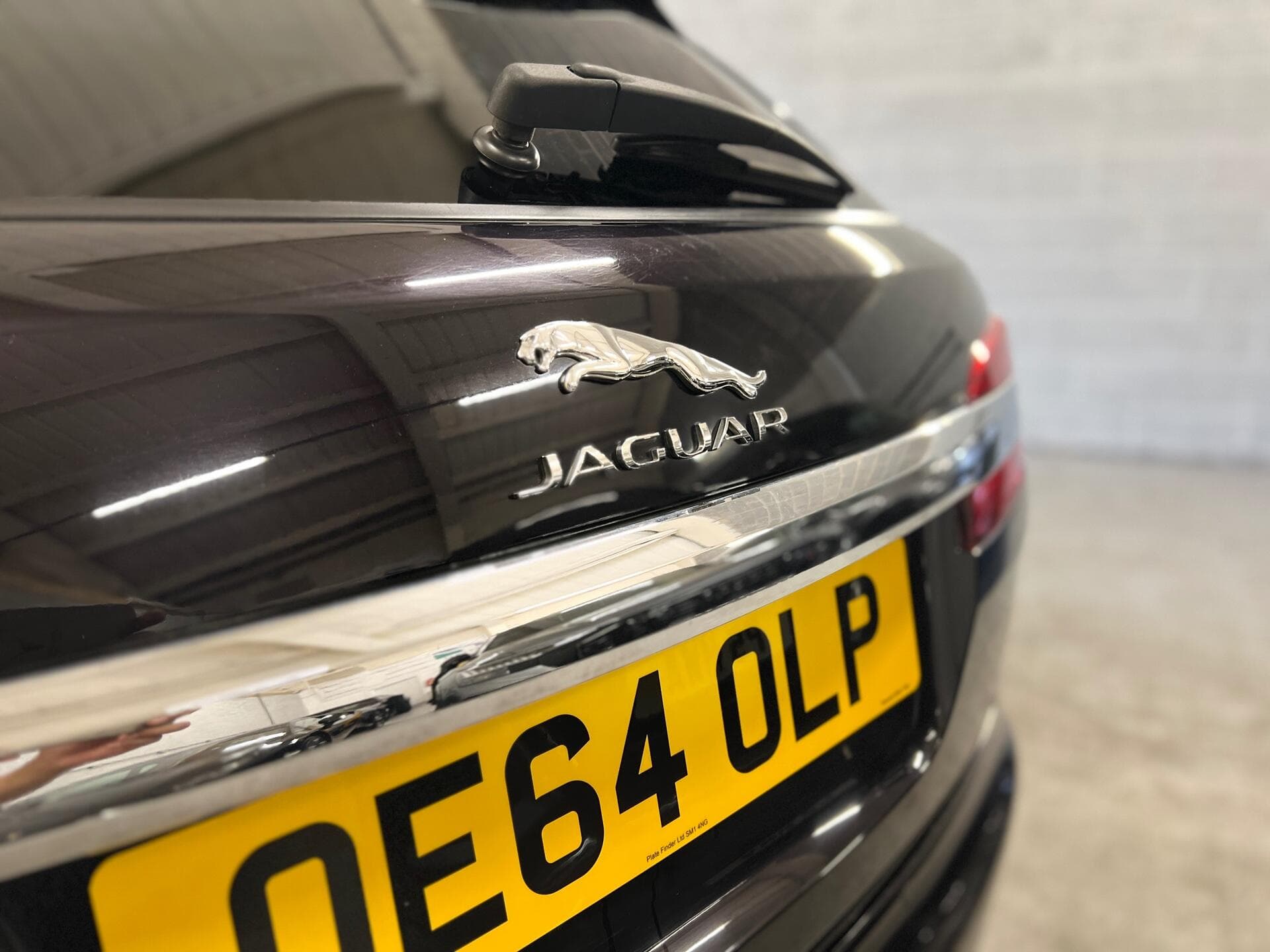 2014 Jaguar XF - Image 21