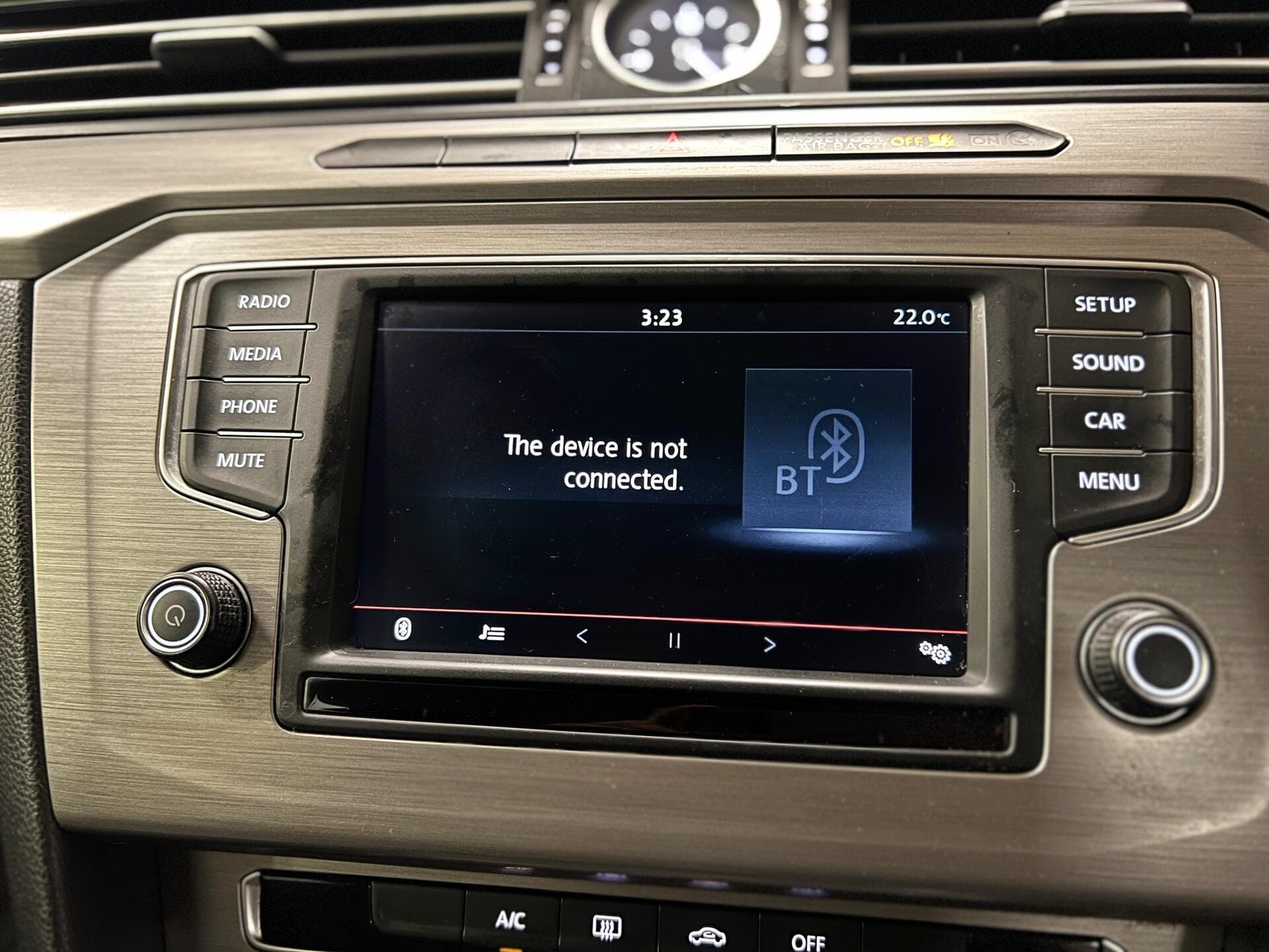 2015 Volkswagen Passat - Image 38