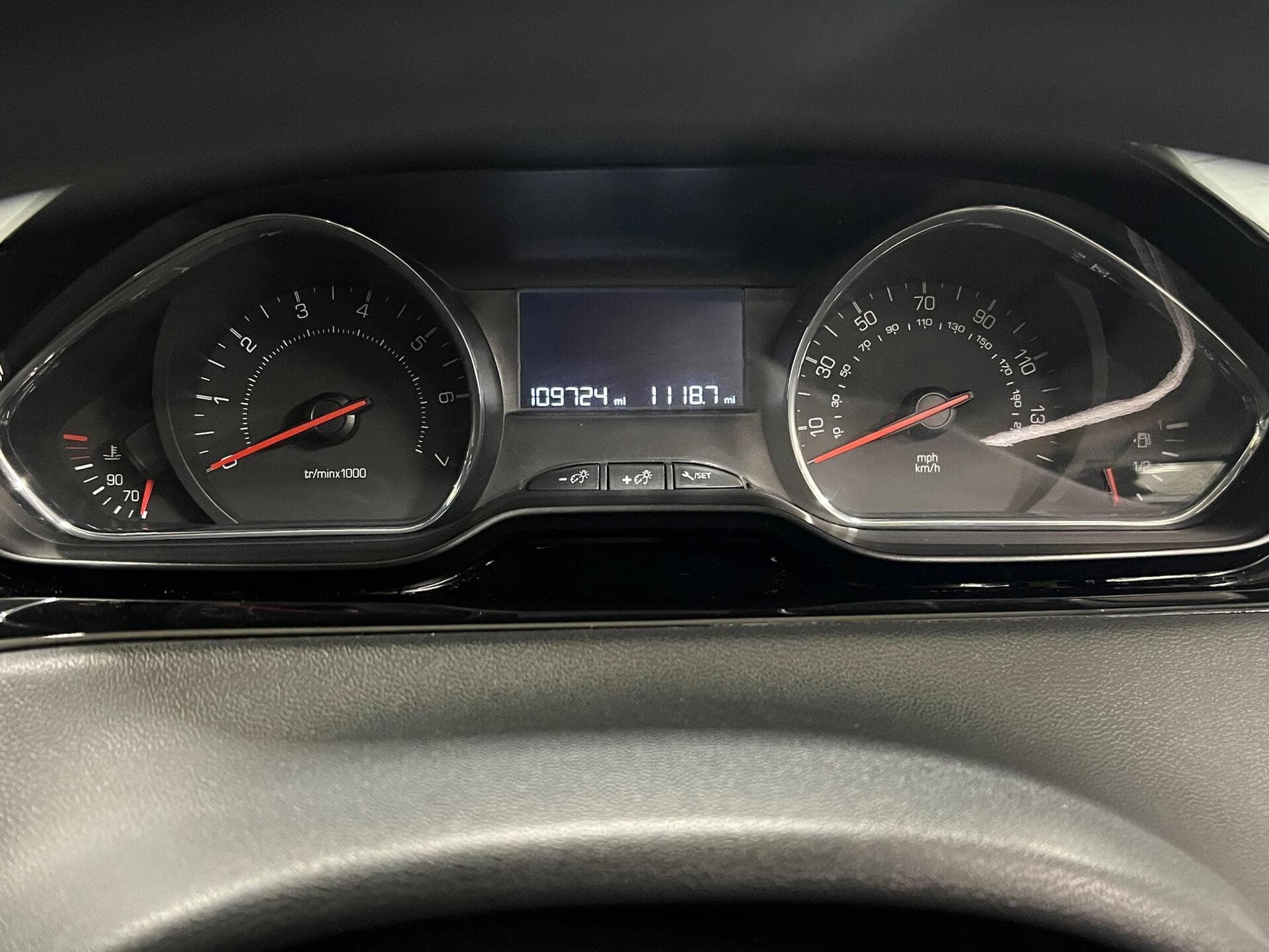 2013 Peugeot 208 - Image 30